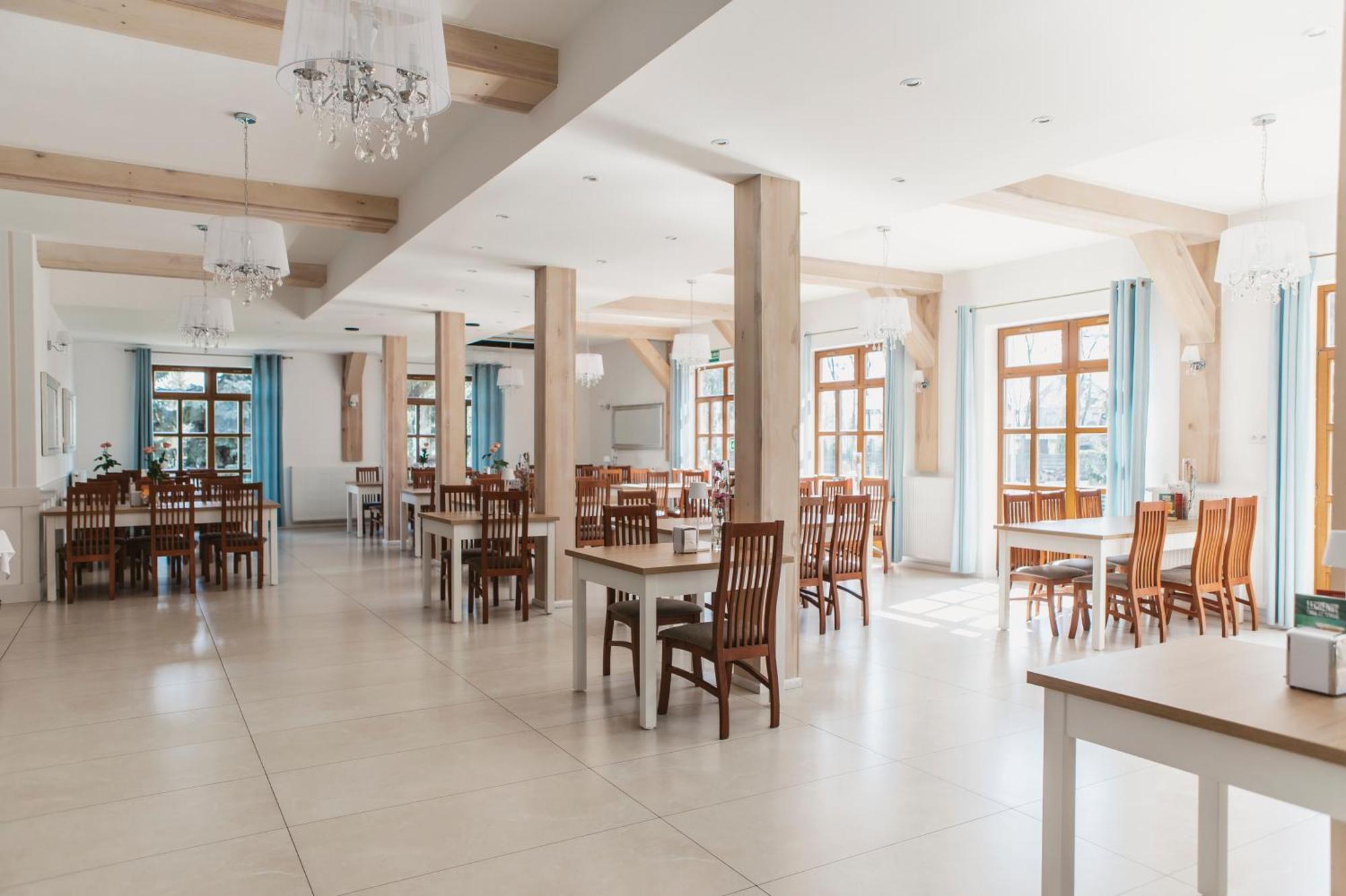 Hotel I Restauracja Borowianka Ostrow Wielkopolski Exterior photo
