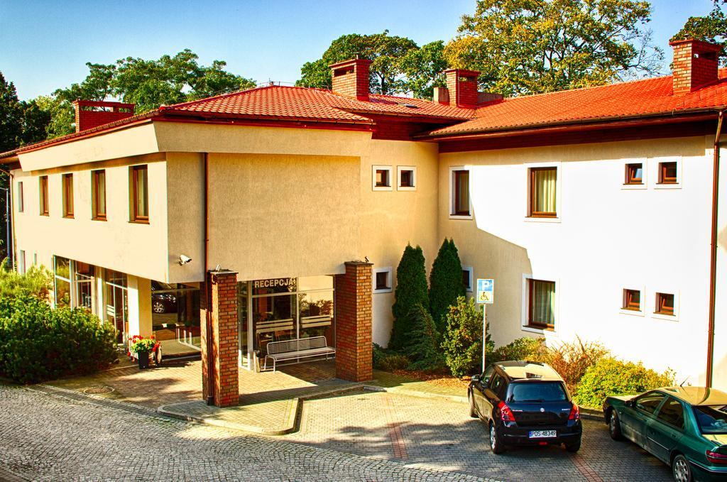 Hotel I Restauracja Borowianka Ostrow Wielkopolski Exterior photo